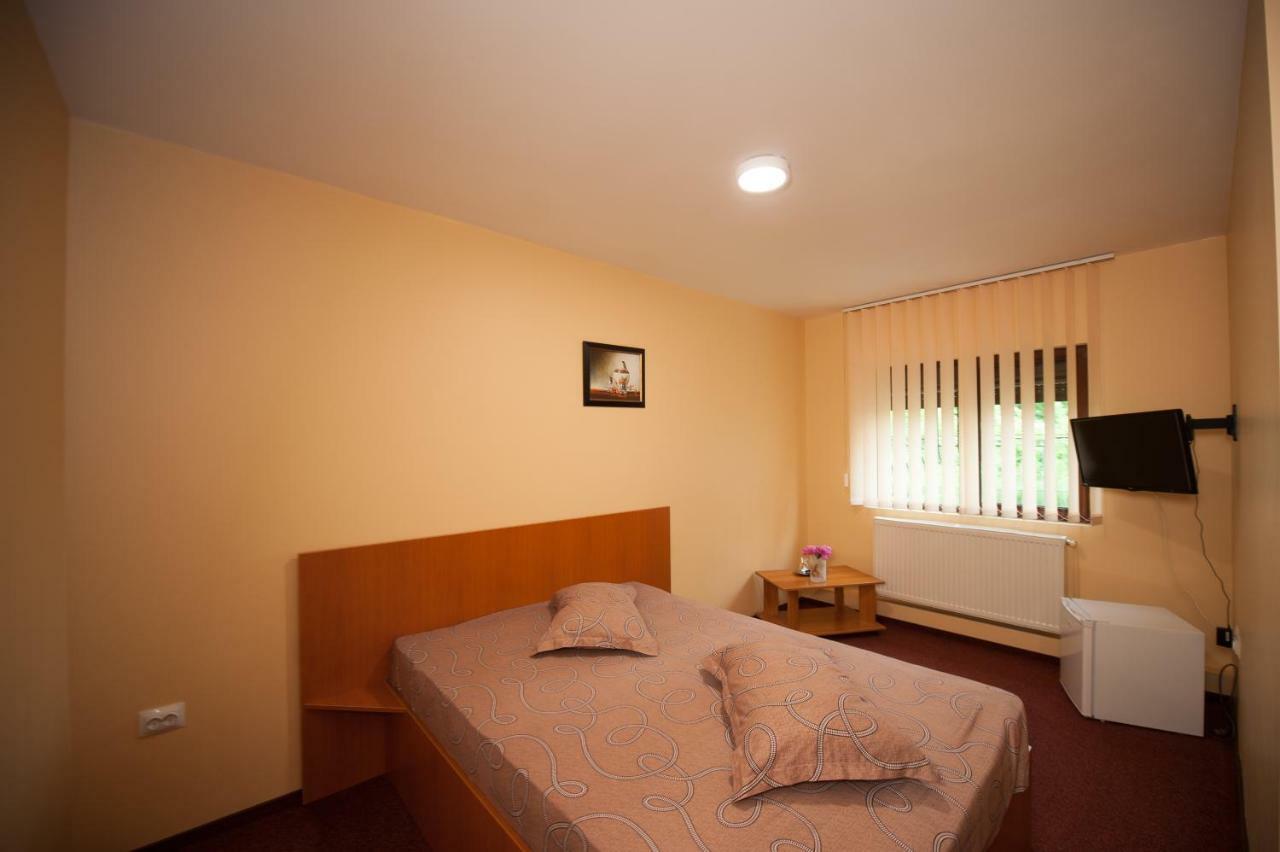 Pension Florica Pitesti Exterior photo